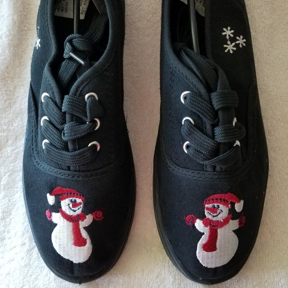 Snowman Sneaker Shoes New 6.5